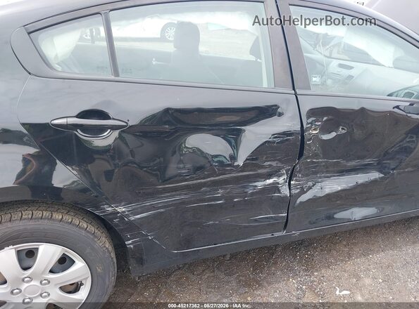 3KPFK4A77HE010972 2017 KIA FORTE Gray Vista frontal