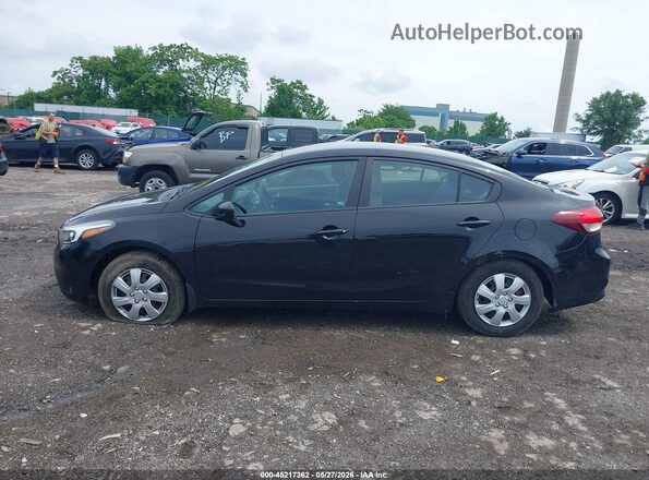 3KPFK4A77HE010972 2017 KIA FORTE Gray Vista interior trasera