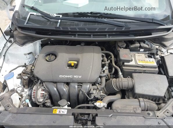 3KPFK4A77JE218405 2018 KIA FORTE White Rear view
