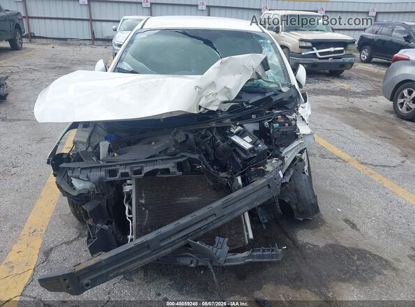 3KPFK4A78HE045116 2017 KIA FORTE White Vista frontal