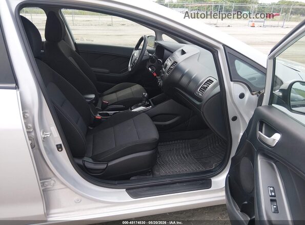 3KPFK4A79HE093711 2017 KIA FORTE Silver Front interior view