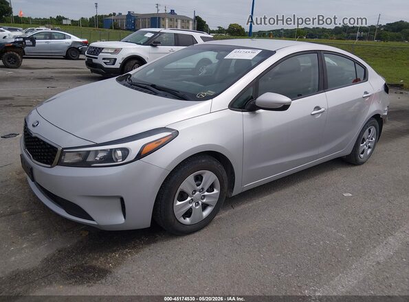 3KPFK4A79HE093711 2017 KIA FORTE Silver Front left