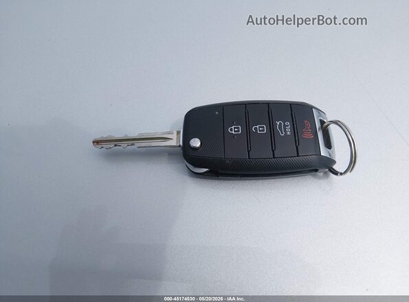 3KPFK4A79HE093711 2017 KIA FORTE Silver Dashboard view