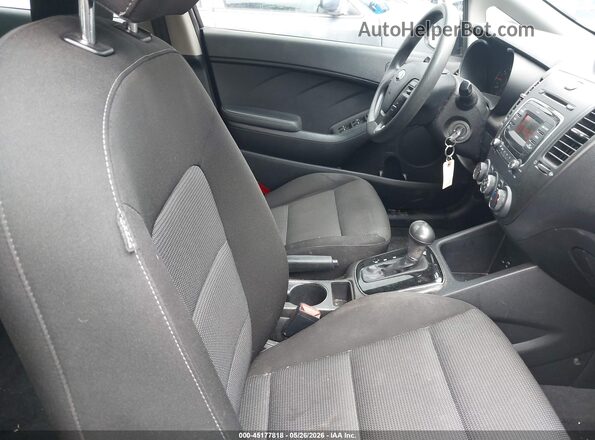 3KPFK4A7XHE045067 2017 KIA FORTE Black Вид салону спереду
