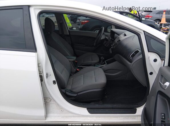 3KPFK4A7XHE097279 2017 KIA FORTE White Front interior view