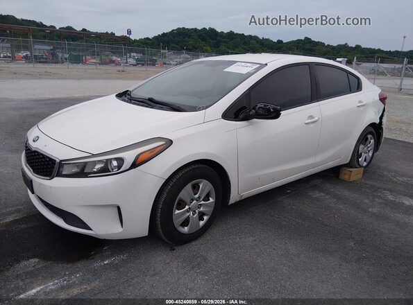 3KPFK4A7XHE097279 2017 KIA FORTE White Front left