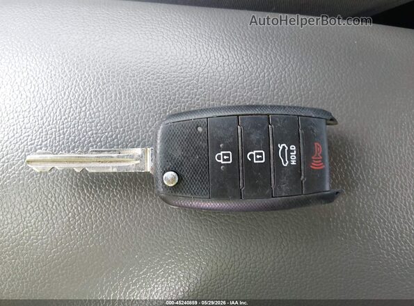 3KPFK4A7XHE097279 2017 KIA FORTE White Dashboard view