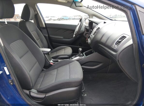 3KPFL4A71HE100891 2017 KIA FORTE Blue Սալոնի դիմացի տեսք