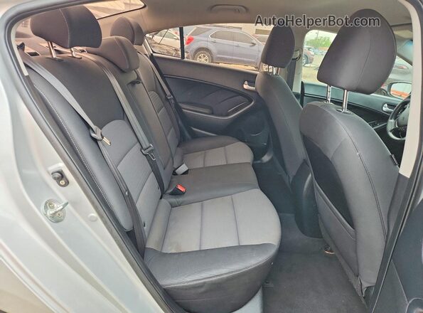 3KPFL4A73JE171192 2018 KIA FORTE Silver 