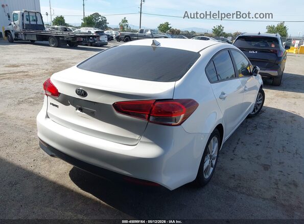 3KPFL4A74HE014071 2017 KIA FORTE White Trasero derecho