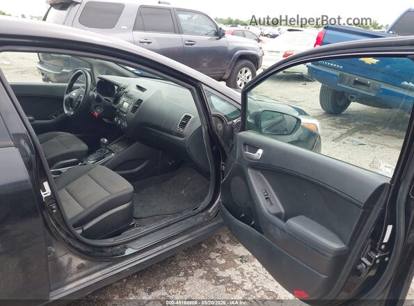 3KPFL4A74HE047572 2017 KIA FORTE Black Вид салону спереду