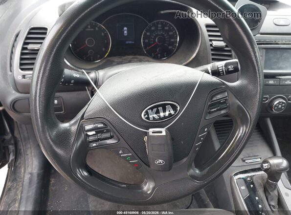 3KPFL4A74HE047572 2017 KIA FORTE Black Вид панелі приладів