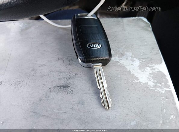 3KPFL4A76HE060372 2017 KIA FORTE Blue წინა პანელის ხედი