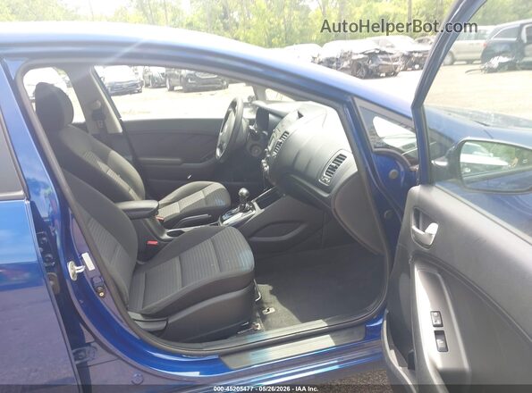 3KPFL4A76HE100398 2017 KIA FORTE Синий Вид салона спереди