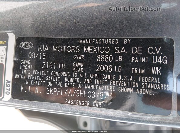 3KPFL4A79HE037877 2017 KIA FORTE Blue Vista del compartimento del motor