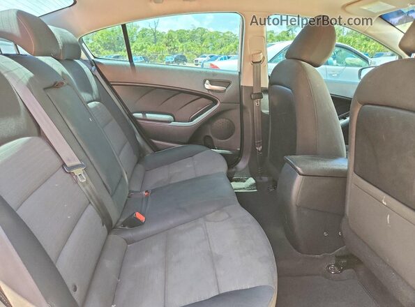 3KPFL4A7XJE175093 2018 KIA FORTE White 