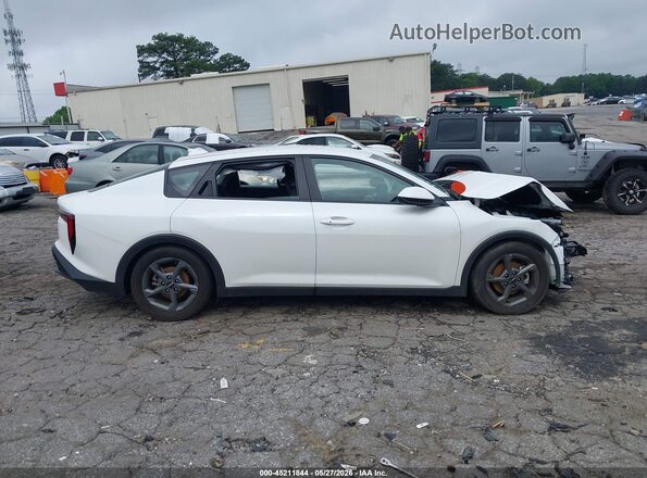 3KPFT4DE0SE022220 2025 KIA K4 White Вид задньої частини салону