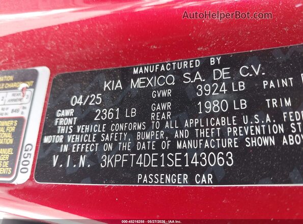 3KPFT4DE1SE143063 2025 KIA K4 Red Vista del compartimento del motor