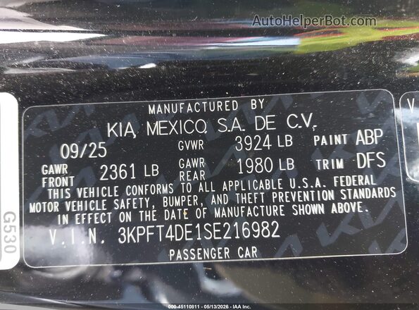 3KPFT4DE1SE216982 2025 KIA K4 Black Vista del compartimento del motor