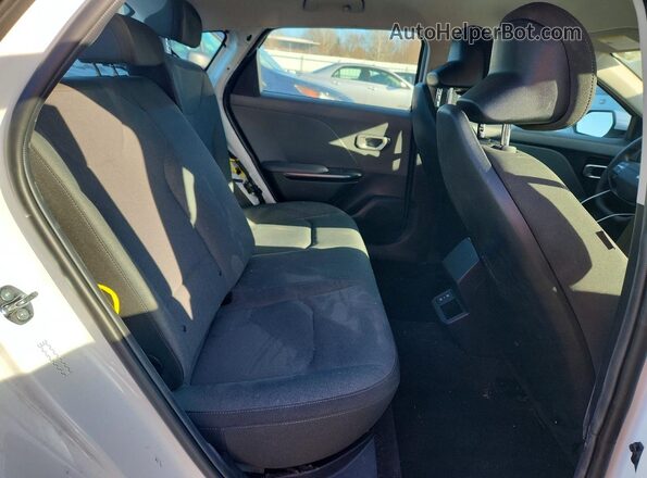 3KPFT4DE2SE089563 2025 KIA K4 Белый Вид задних сидений