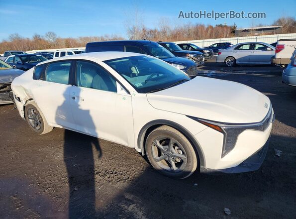 3KPFT4DE2SE089563 2025 KIA K4 Белый Передняя правая четверть