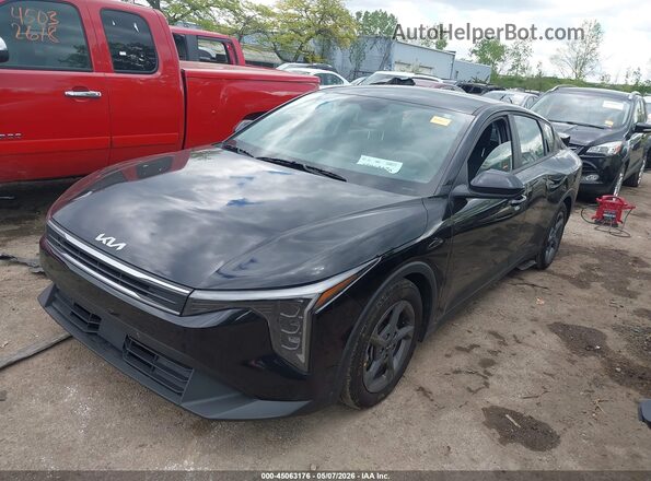 3KPFT4DE2SE129463 2025 KIA K4 Черный Передняя левая четверть