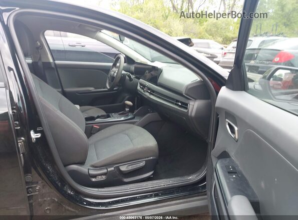 3KPFT4DE2SE129463 2025 KIA K4 Черный Вид салона спереди