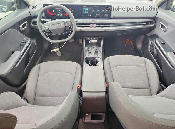 3KPFT4DE4SE019711 2025 KIA K4 Black წინა პანელის ხედი