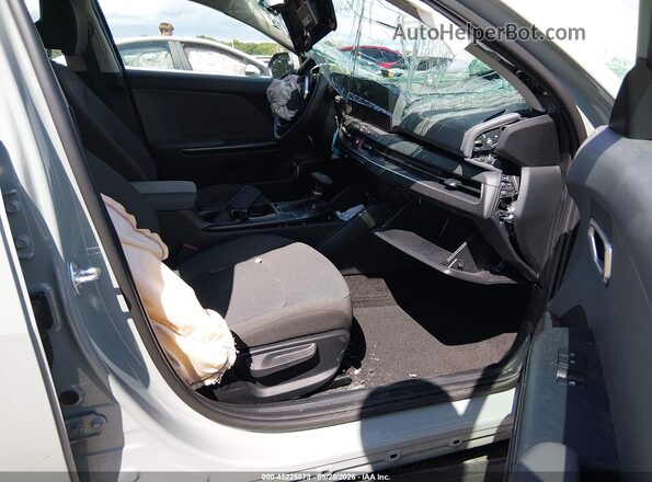 3KPFT4DE5SE132325 2025 KIA K4 Gray Вид салону спереду