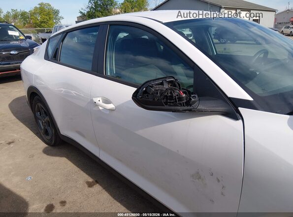 3KPFT4DE5SE211848 2025 KIA K4 White სალონის 360-გრადუსიანი ხედი