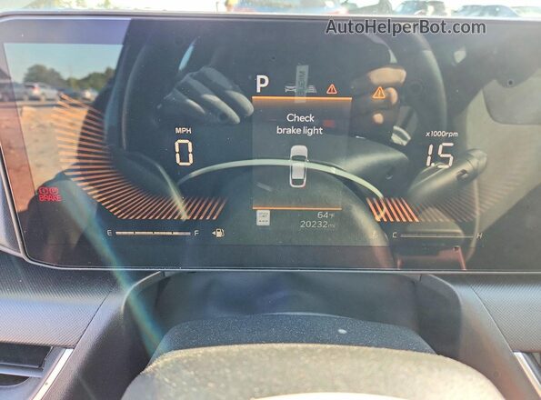 3KPFT4DE6SE103898 2025 KIA K4 Silver Instrument cluster view