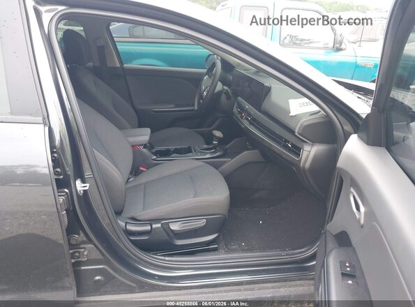 3KPFT4DE6SE167066 2025 KIA K4 Black Вид салону спереду