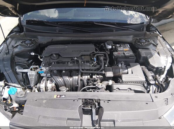 3KPFT4DE6SE236922 2025 KIA K4 Black Widok z tyłu
