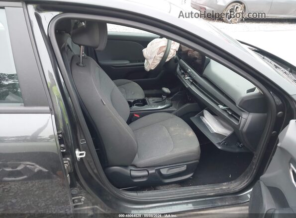 3KPFT4DE7SE083256 2025 KIA K4 Black Вид салону спереду