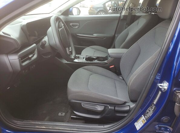 3KPFT4DE8SE067860 2025 KIA K4 Blue წინა სალონის ხედი