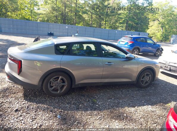 3KPFT4DE8SE227736 2025 KIA K4 Серый Вид задней части салона