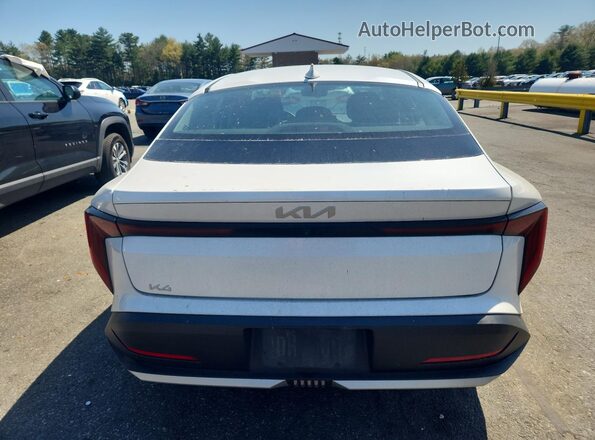 3KPFT4DEXSE113723 2025 KIA K4 White Սալոնի 360 աստիճան տեսք