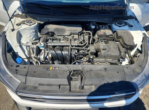 3KPFT4DEXSE113723 2025 KIA K4 White Սալոնի հետևի տեսք