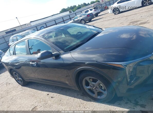 3KPFT4DEXSE213790 2025 KIA K4 Black Սալոնի հետևի տեսք