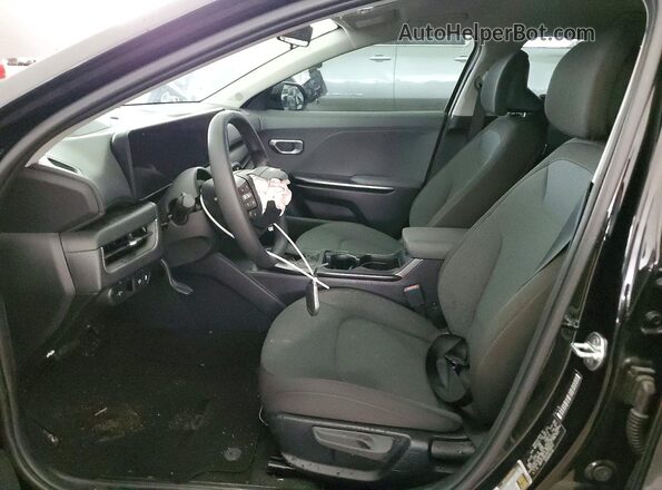 3KPFT4DEXSE236650 2025 KIA K4 Black Սալոնի դիմացի տեսք