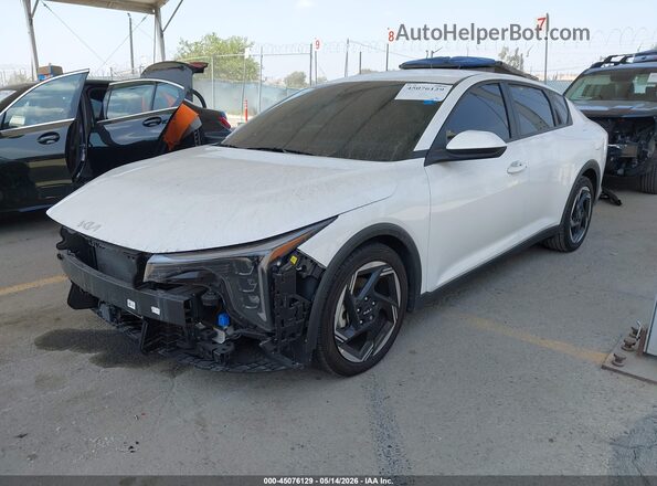 3KPFU4DE0SE025342 2025 KIA K4 White Front left