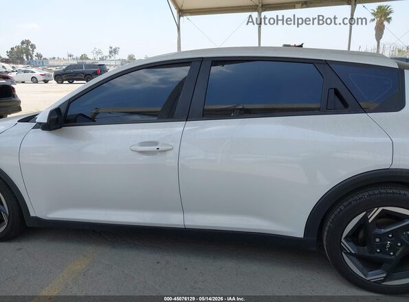 3KPFU4DE0SE025342 2025 KIA K4 White 360 interior view