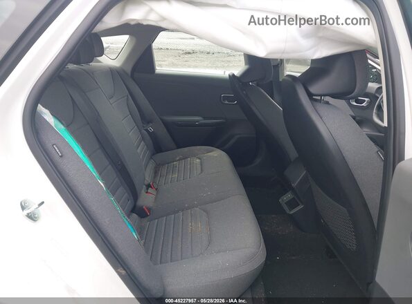 3KPFU4DE1SE022708 2025 KIA K4 White Widok naklejki z numerem VIN