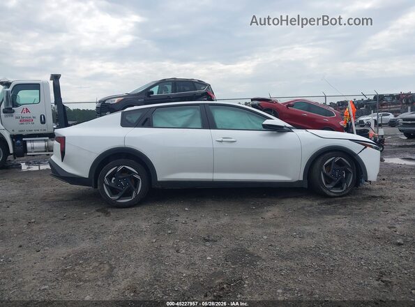 3KPFU4DE1SE022708 2025 KIA K4 White Widok wnętrza 360 stopni