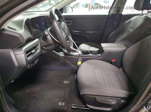 3KPFU4DE2SE023639 2025 KIA K4 Gray Front interior view