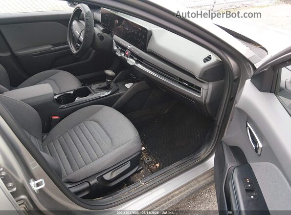 3KPFU4DE2SE211108 2025 KIA K4 Silver 