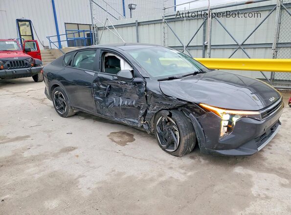 3KPFU4DE7SE032806 2025 KIA K4 Gray Front right