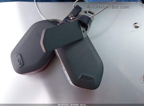 3KPFU4DEXSE011089 2025 KIA K4 Light Blue Vista del salpicadero