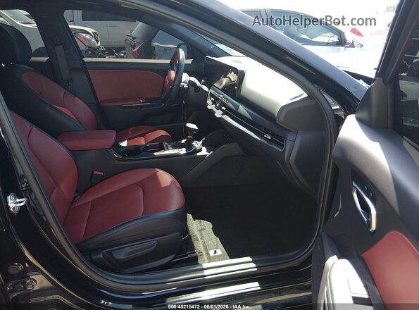 3KPFW4DC2SE110658 2025 KIA K4 Black Front interior view