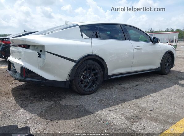3KPFW4DC6SE118844 2025 KIA K4 Белый Задняя правая четверть